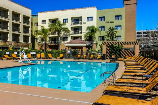 courtyard san diego central reviews
