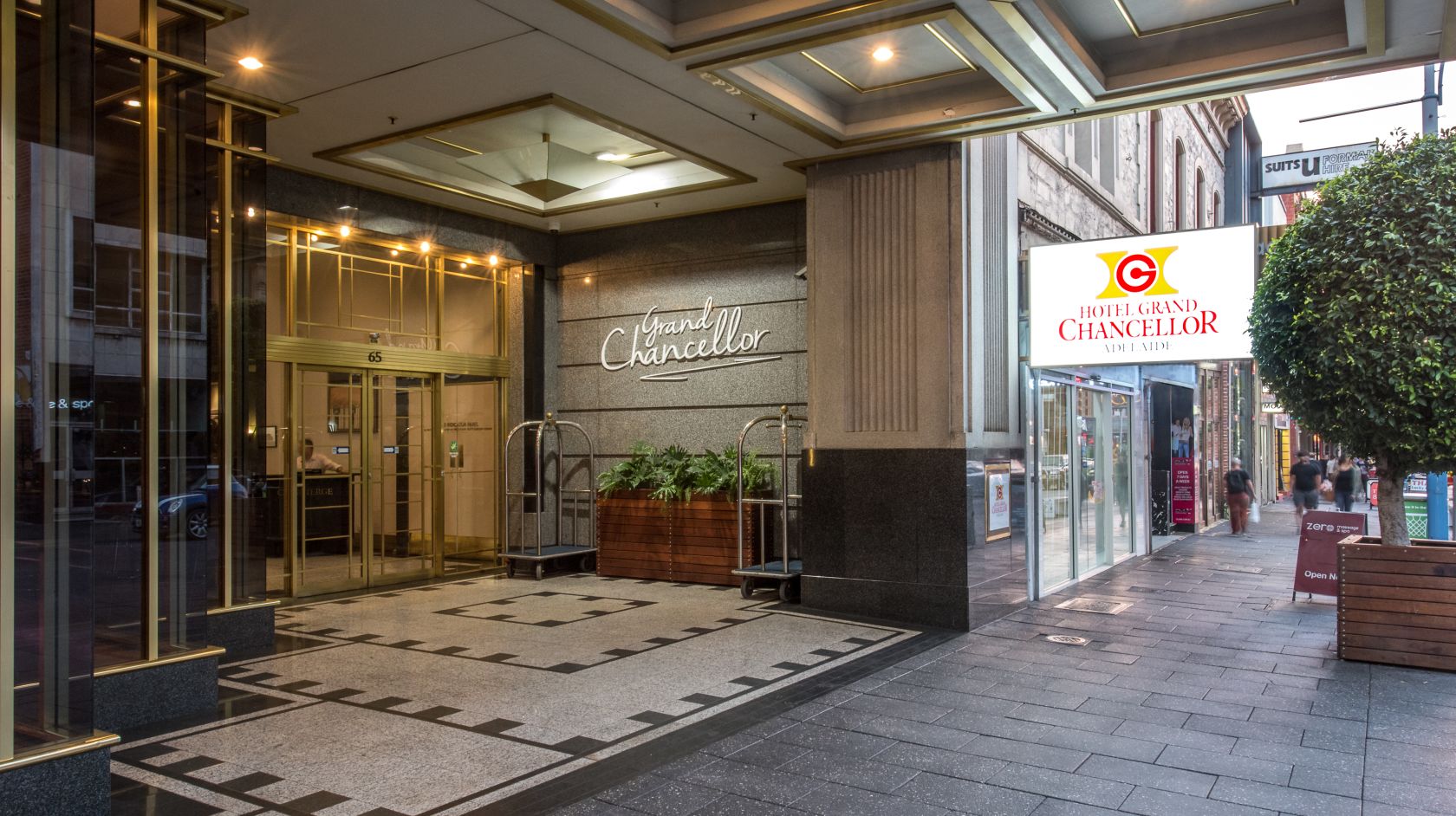 hotel grand chancellor on currie adelaide reviews