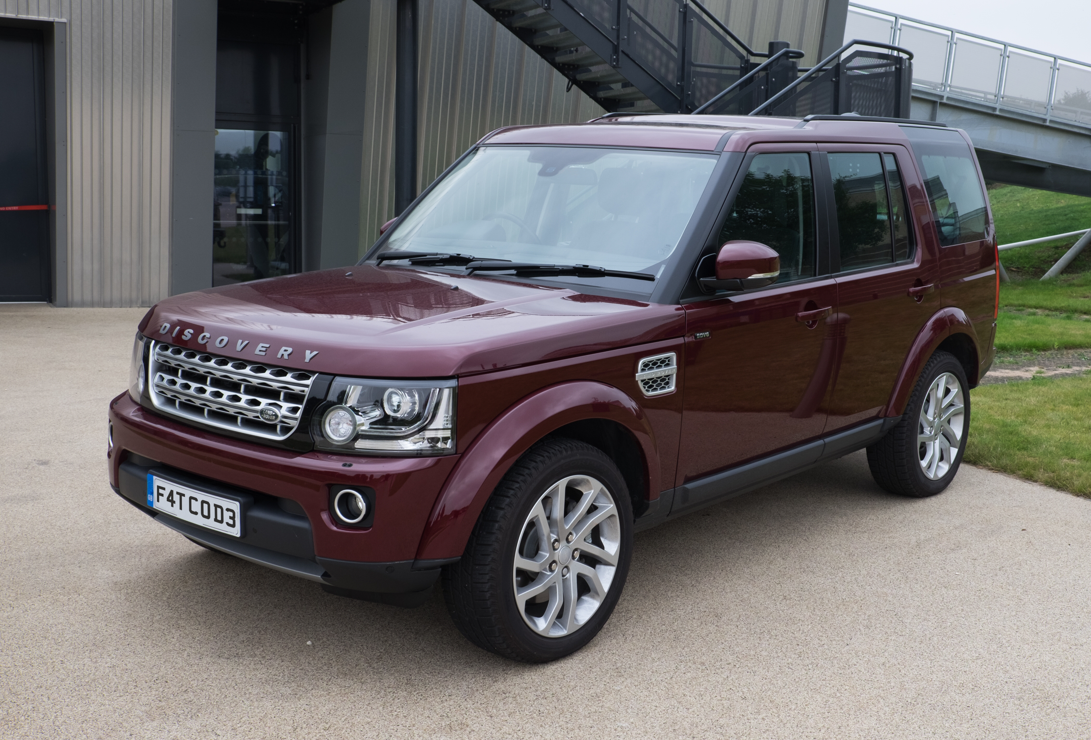 land rover discovery 4 hse review